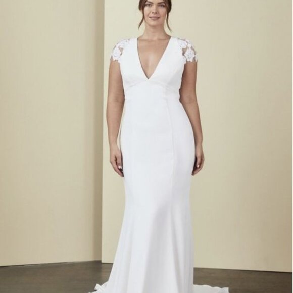 Nouvelle Amsale Amanda Wedding Gown Size 10 - Picture 1 of 10